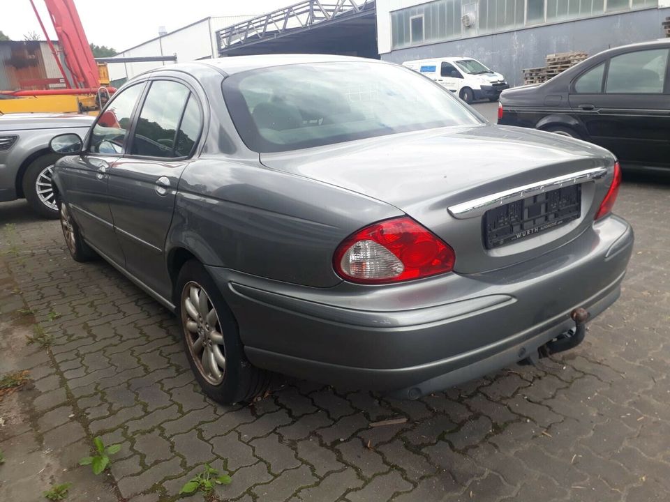 Jaguar X-Type Ersatzteile Gebrauchtteile Schlachtfest Auto teile in Köln