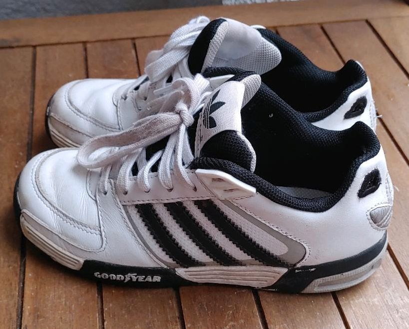 Adidas Good Year Sneaker weiß Gr. 30 in Köln