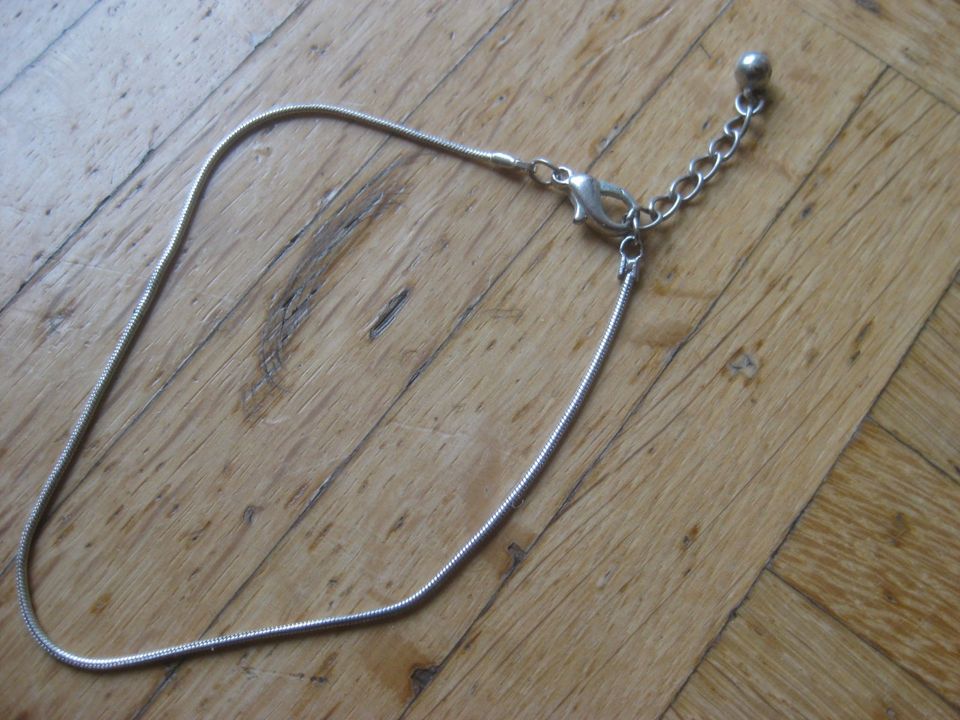 Modeschmuck Konvolut Armreif Ketten Ohrringe Halskette Armband in Oberhof