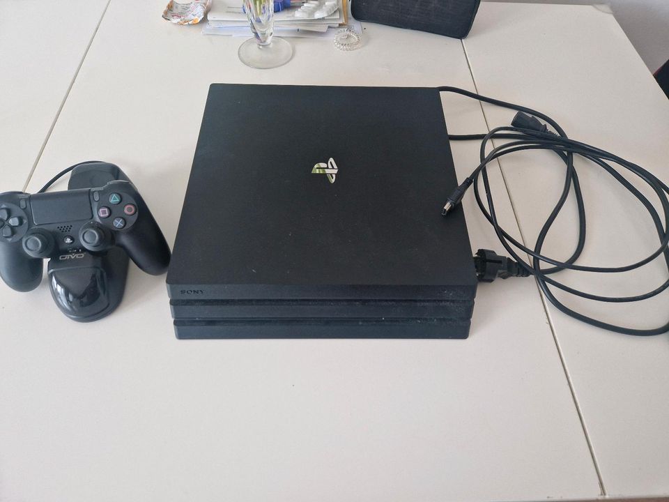 Playstation 4 pro 1 TB in Buxtehude