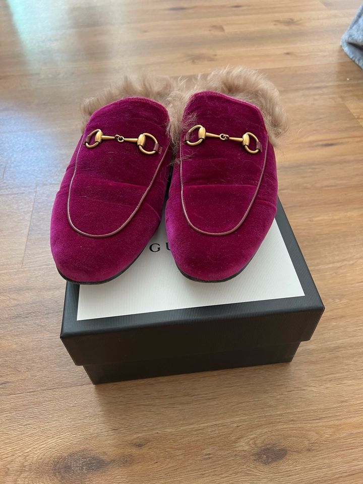 Gucci Princetown Slipper Fell Samt Fuchsia 40 in Burgdorf