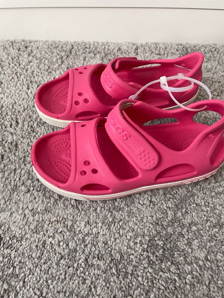 Mädchen Sandalen Crocs in Kempten