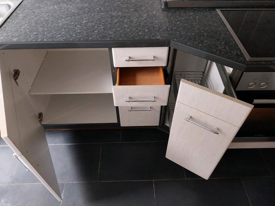 Einbauküche mit Geräten in Neustrelitz