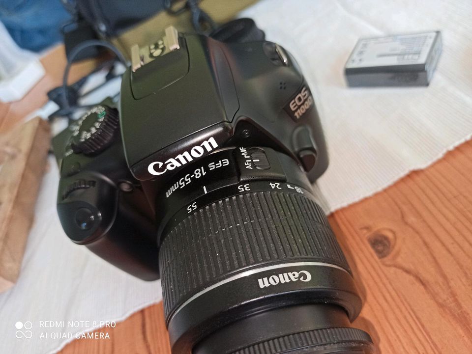 Canon EOS 1100D mit Zubehör neuwertig in Heist