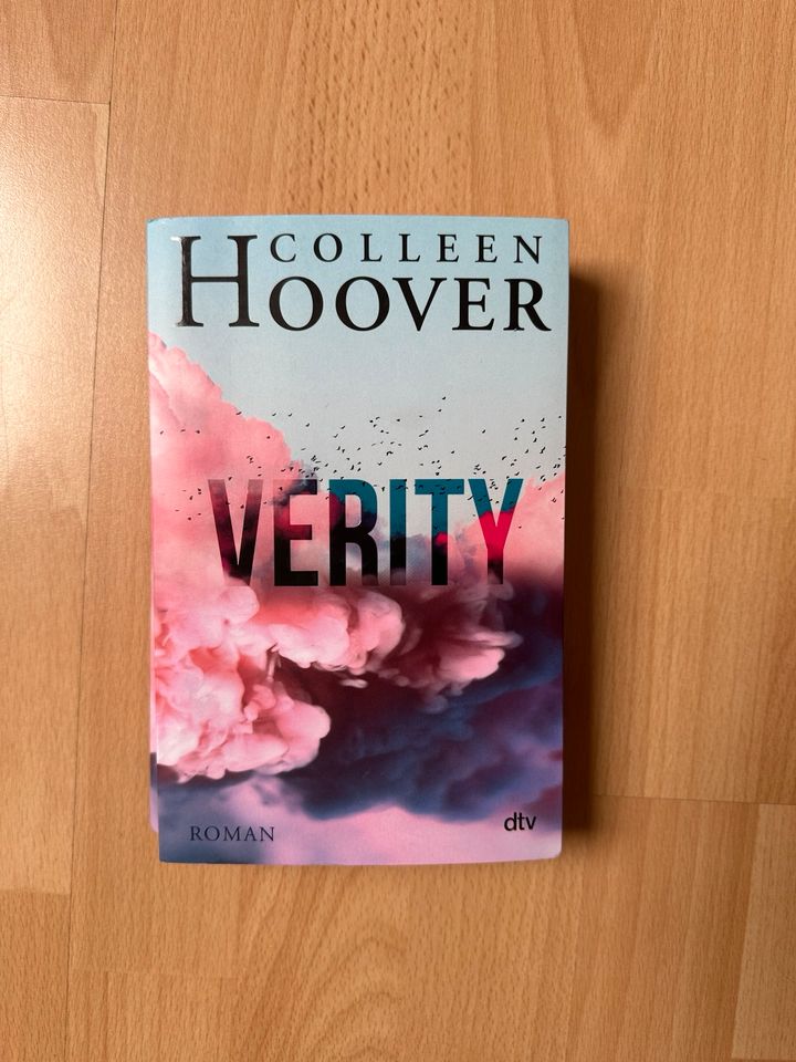 Verity von Colleen Hoover in Weinähr