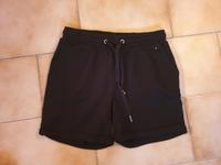 2 Stck. Kurze Hosen Damen Stoffhosen Gr. S wie Neu Niedersachsen - Harsefeld Vorschau