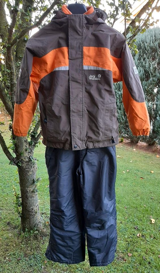 Kinder Jack Wolfskin Fleece Winter Regen Jacke 140 + Skihose in Ansbach