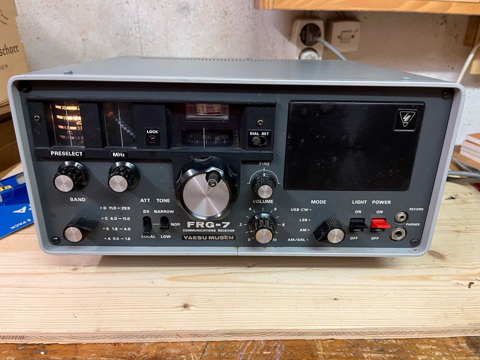 Kurwellenempfänger Yaesu musen FRG-7 in Sauerlach