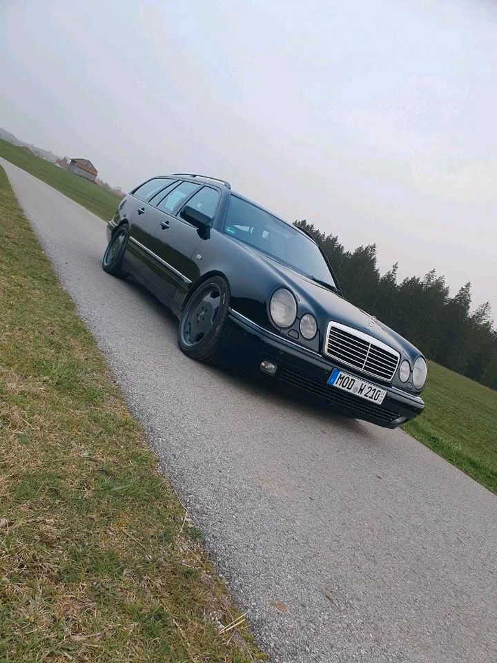 Mercedes E-Klasse w210/210 300td Om606 in Unterthingau