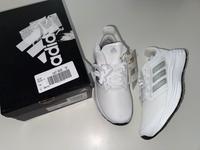 Adidas Schuhe Sneaker Sportschuhe 37 weiß 37 Neu Schleswig-Holstein - Lübeck Vorschau