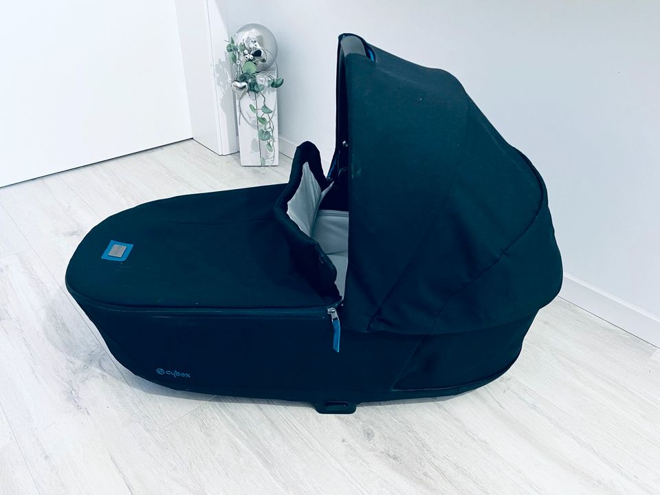 Cybex Babywanne dunkelblau/petrol in Berlin