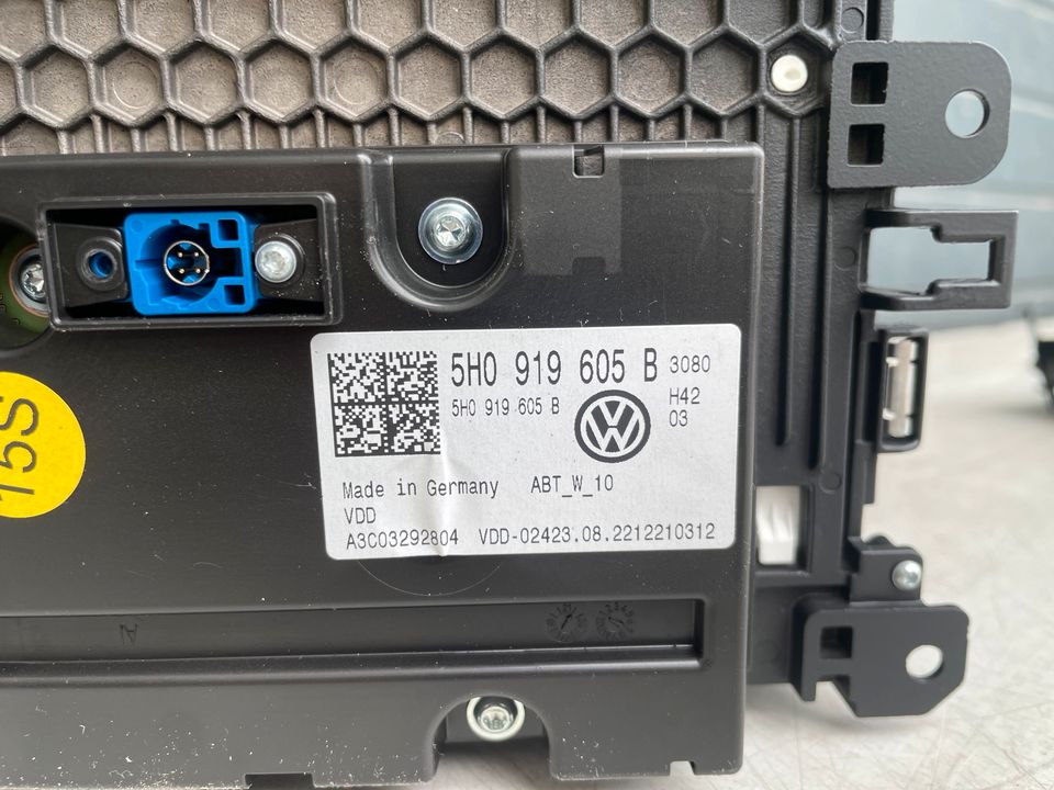 VW Golf 8 VIII CD Display Monitor MIB3 Bildschirm Navi 5H0919605B in Bönnigheim