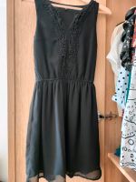 Schwarzes, kurzes Kleid von only mit Stickdetails vorne Frankfurt am Main - Rödelheim Vorschau