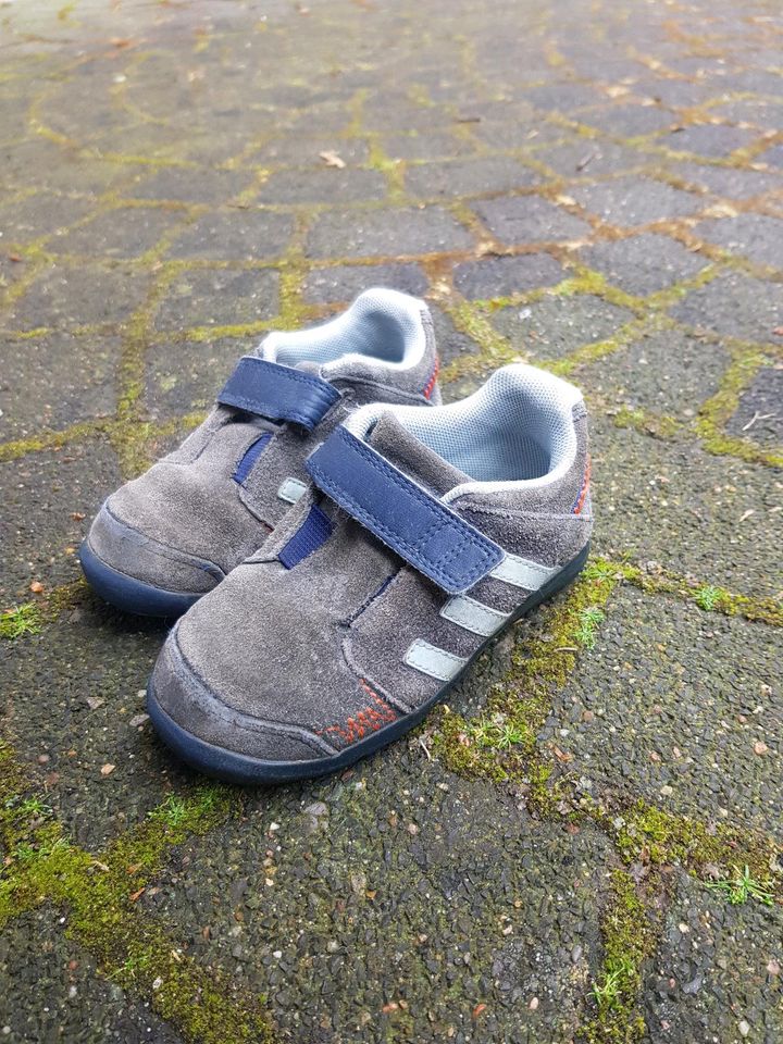 Adidas Schuhe Gr. 22 in Paderborn