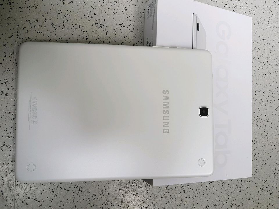 Samsung Galaxy Tab A (9,7 Zoll) LTE (SIM) und WiFi Tablet-PC in Wiesbaden