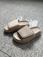 H&M Pantoffeln beige 38 Nordrhein-Westfalen - Hilden Vorschau