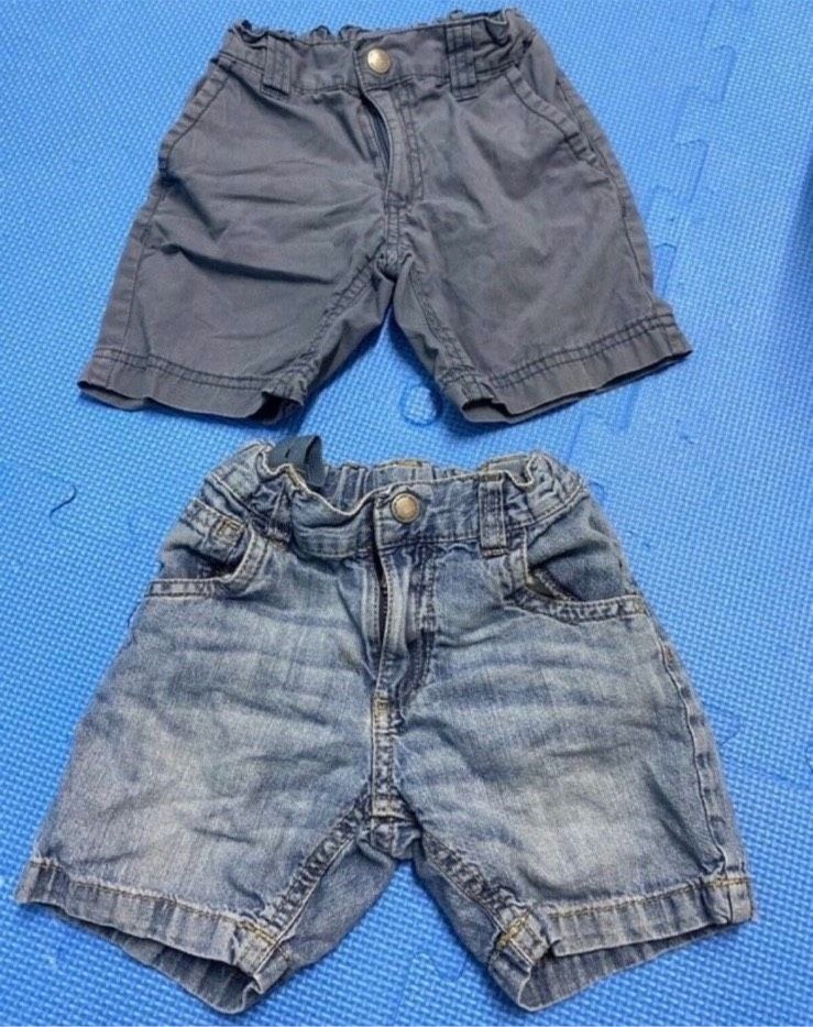 Top Zwei Kurze Hose Shorts Größe 86-92 in Mauer