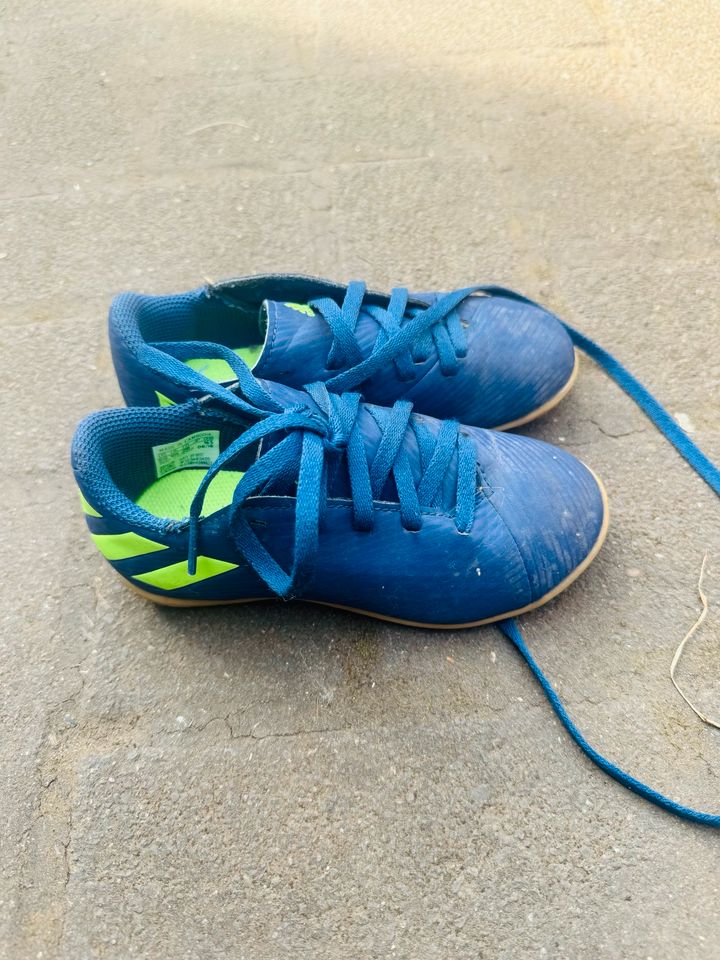 Adidas Fußballschuhe Gr. 28 in Saarbrücken