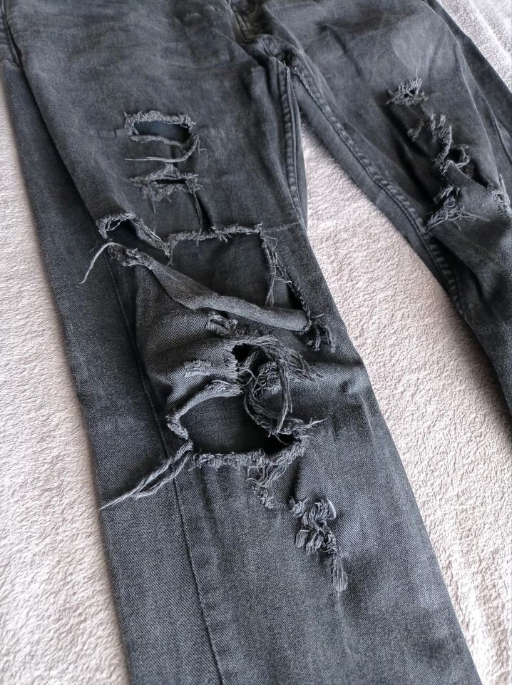 SPBASIC Ripped Jeans (schwarz, 30) in Solingen