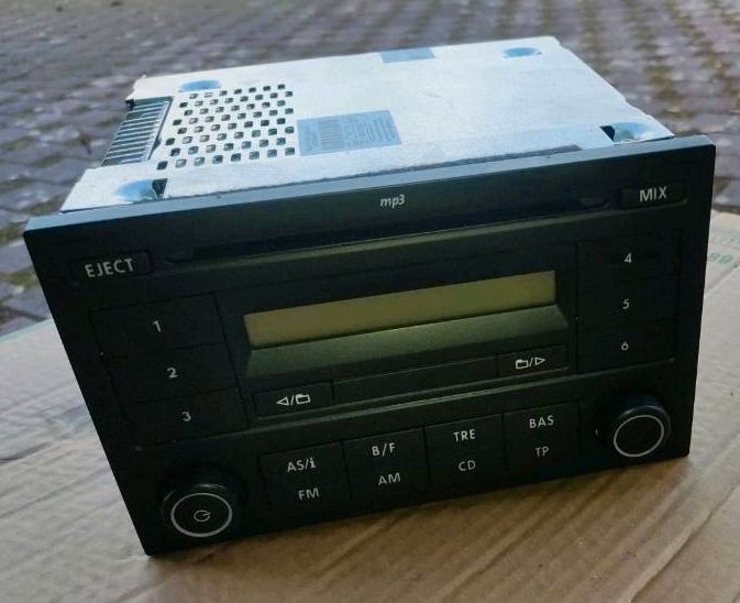 VW RCD 200 CD Radio MP3 5Z0 035 152 E in Reiskirchen
