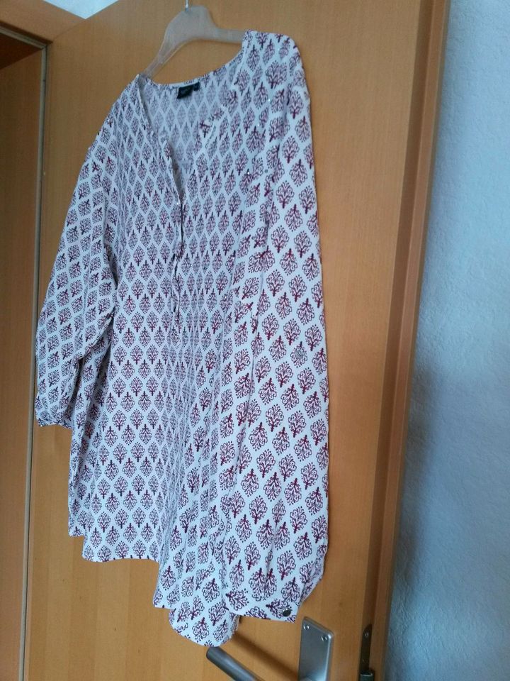 Bluse langarm Bexleys Gr 52 weiß mit rotem Muster in Mantel