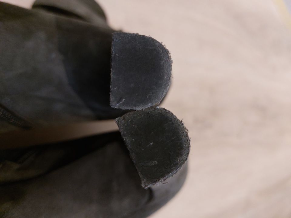 Unisa Wildlederstiefeletten mit Reißverschluss dunkelgrau, Gr. 40 in Obertraubling