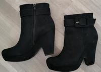 Deichmann Graceland Ankle Boots neu dunkelblau Plateau Gr. 37 Rheinland-Pfalz - Berndroth Vorschau