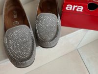 Damen-Schuhe 37 ARA Slipper Mokkasin Glitzer grau Taupe Niedersachsen - Bad Bentheim Vorschau