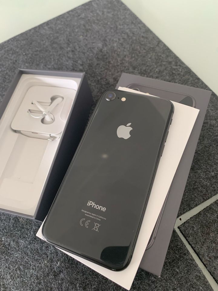 iPhone 8 64gb Schwarz in Gladbeck