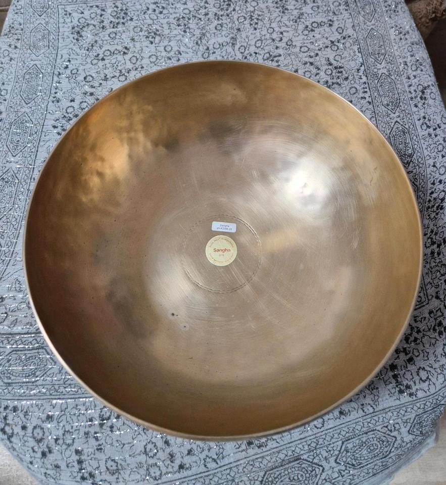 Peter Hess Sangha Gold Klangschale 2,5kg in Leipzig