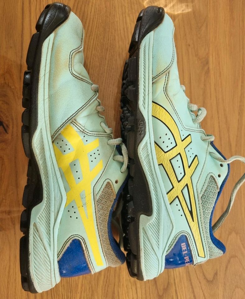 Asics Feldhockey Schuhe in Duisburg