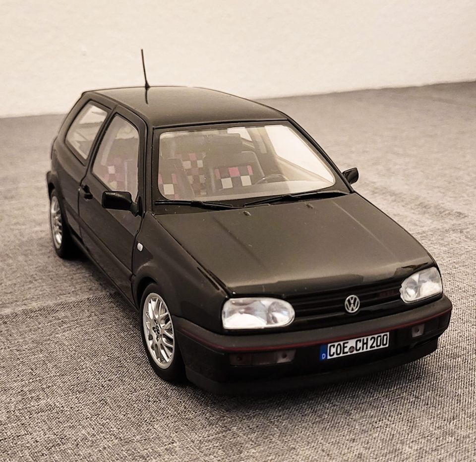 Modell VW Golf 3 GTI Maßstab 1:18 in Jena