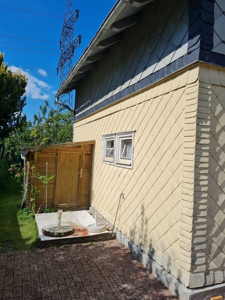 großer Garten mit Siedlungshaus, Garage + Carport Baugrundstück in Suhl