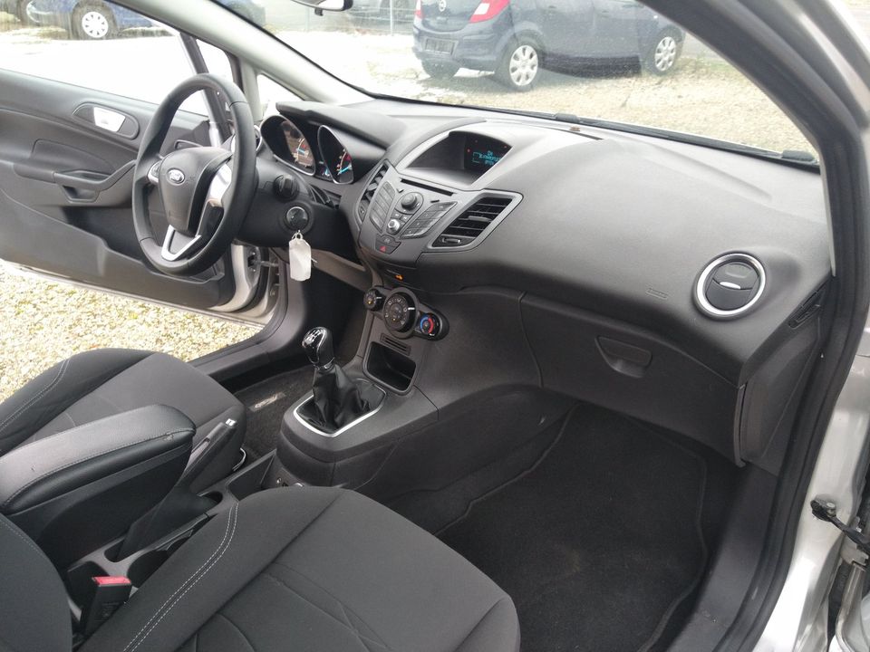 Ford Fiesta 1.25 Trend SHZ, Frontscheibe heizbar, Inspektion neu! in Drentwede