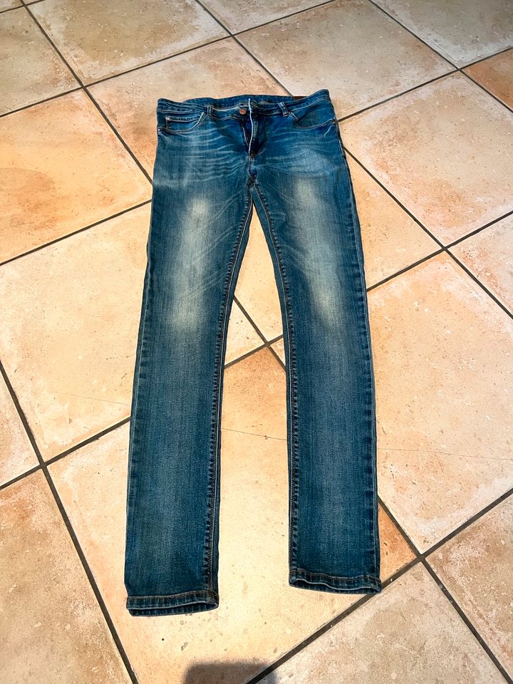 asos Jeans to fit waist  W32 L34 in Wolfsburg