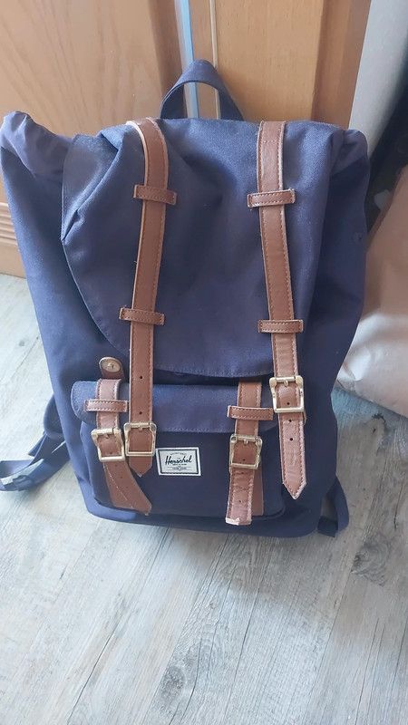 Herschel Rucksack lila violett plum little america velvet in Berlin