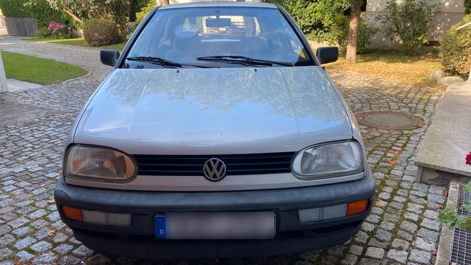 Vw Golf 3 (1.6L/75ps) Tüv 08/24 in Aindling