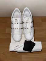 Originale Valentino Sneaker Neu/Ungetragen Weiß Größe 41 München - Berg-am-Laim Vorschau