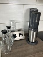 Sodastream mit 5 Glasflaschen und Flaschenhalter Niedersachsen - Wittingen Vorschau