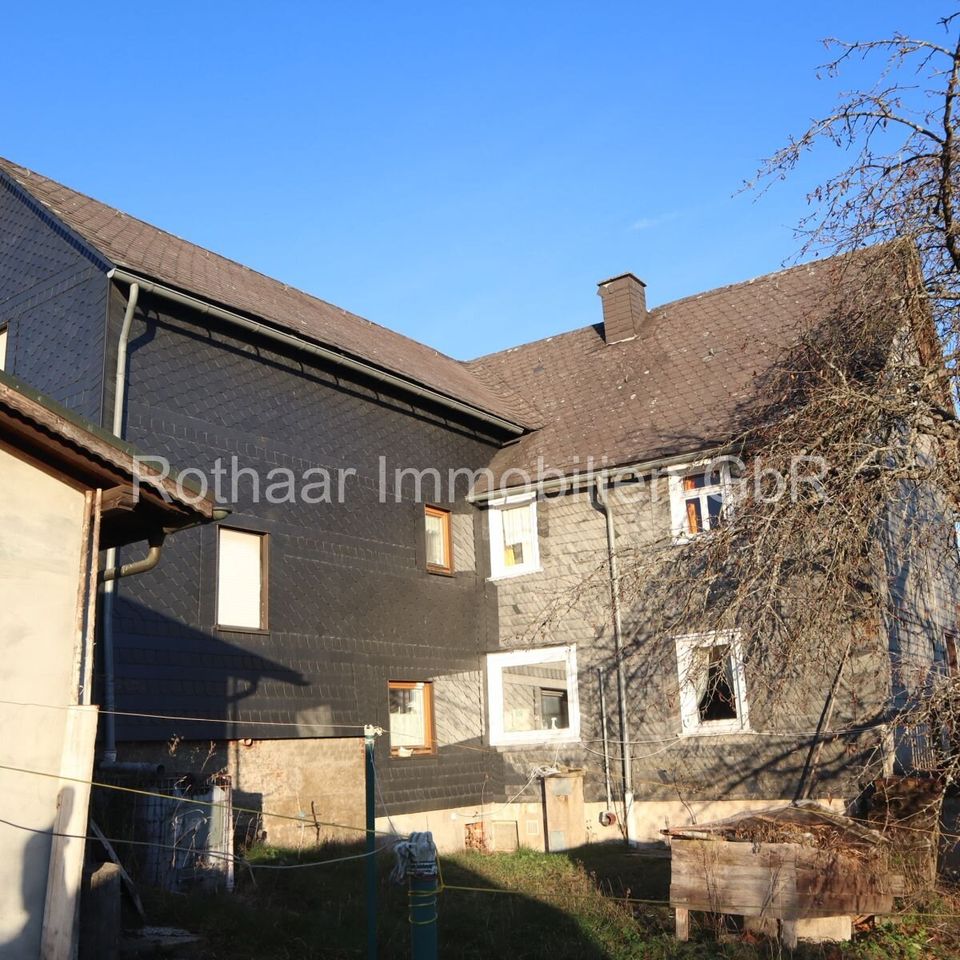 Doppelhaushälfte mit herrlichem Blick in ruhiger Lage von Bad Berleburg-Schwarzenau in Bad Berleburg