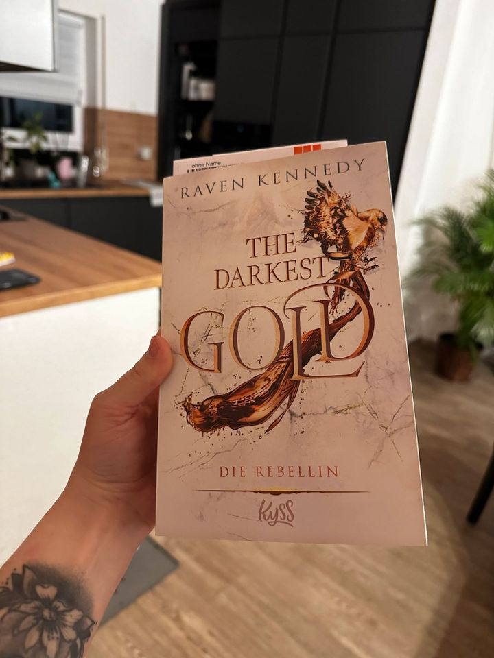 The Darkest Gold (Die Rebellin) - Raven Kennedy in Münnerstadt