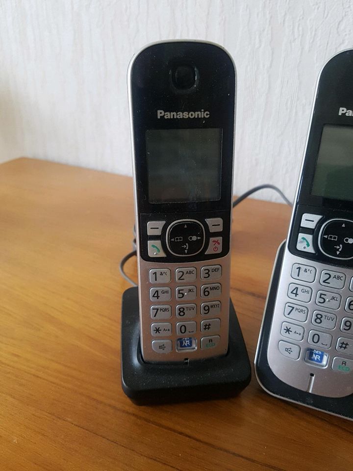 Panasonic Kx-TG6821G Basisstation mit zwei Satelliten in Neuberend