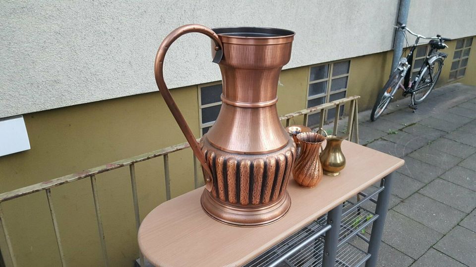 große Kupferkanne (60cm) + 3 kleine Kupfer/Messing Kanne Vase