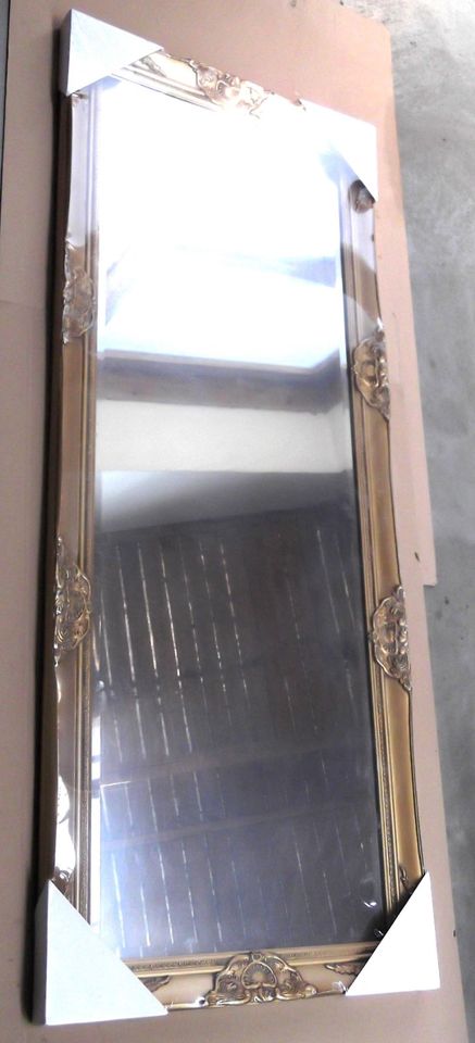 Schöner großer Spiegel im Barock Stil Farbe Gold in Rott am Inn