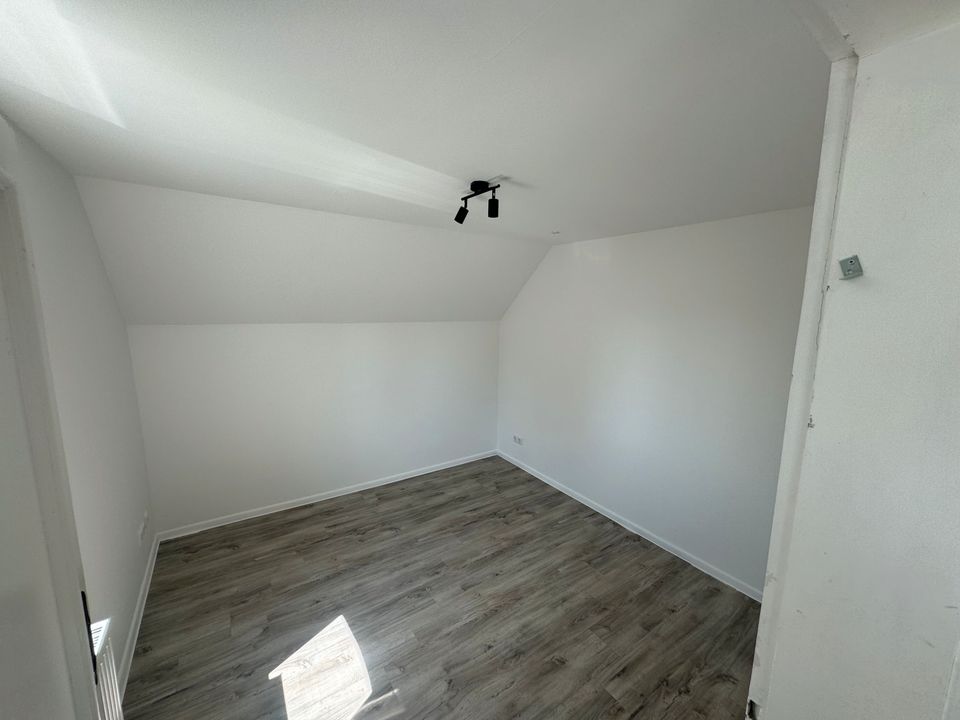 Schöne 3 Zimmerwohnung + Dachboden in Isernhagen-Süd in Hannover