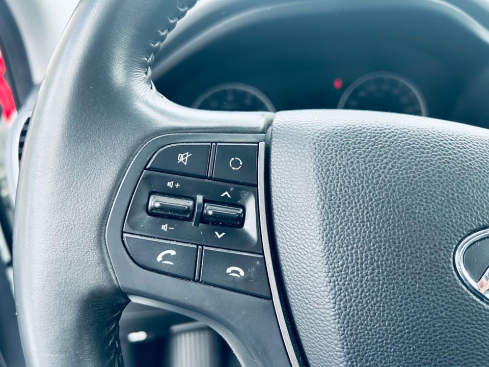Hyundai i20 Select/8fach bereift/Bluetooth in St. Ingbert