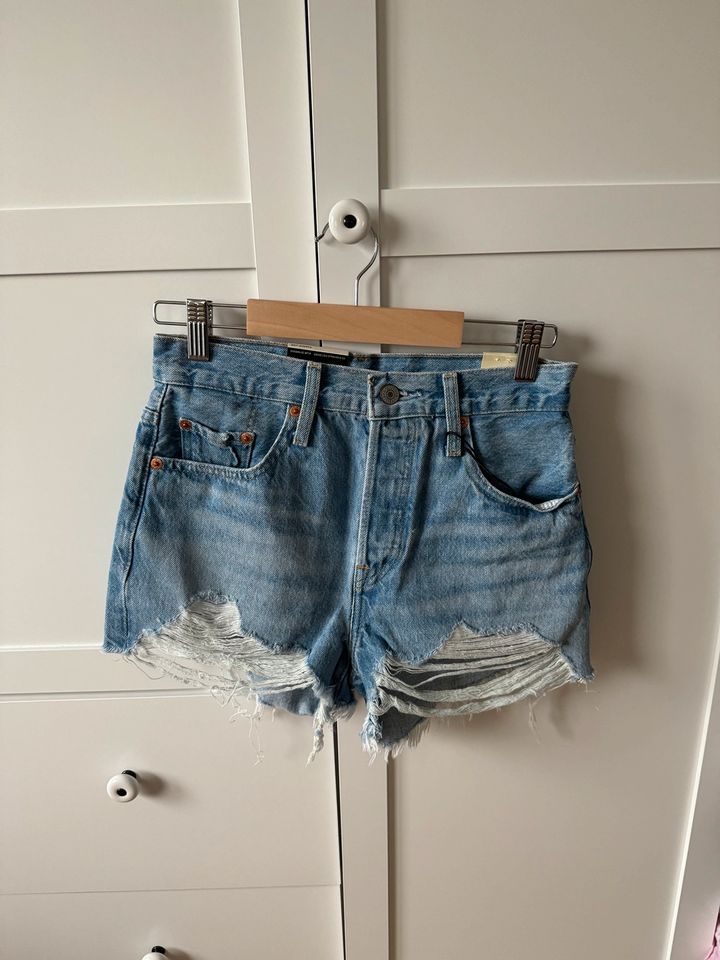 Levis 501 Shorts denim W25 in Essen