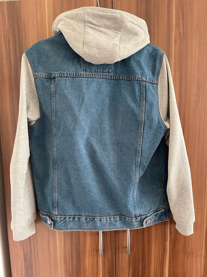 Herren Jacke Mantel Herrenkleidung Jeansjacke Große M in Berlin