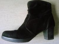 Stiefel/Stiefeletten,Tamaris,Gr.37, schwarz Wildleder, fast NEU!! Köln - Zollstock Vorschau