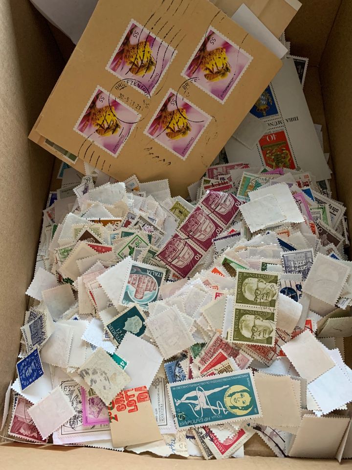 Paket Briefmarken, Nachlass, verschiedenster Länder in Winsen (Luhe)